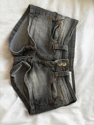 Shorts vaqueros Bershka tiro bajo grises