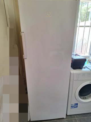 Nevera Indesit sin congelador