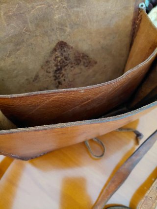 Bolso bandolera cuero con grabado
