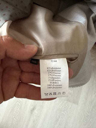 Fato bege/cinza para casamento