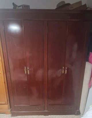 Guardaroba con 2 ante e 6 cassetti in legno