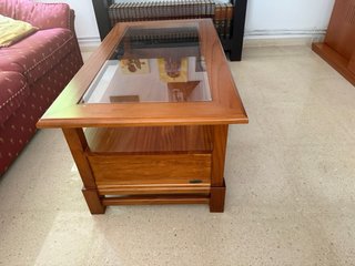 Mesa baja madera y cristal