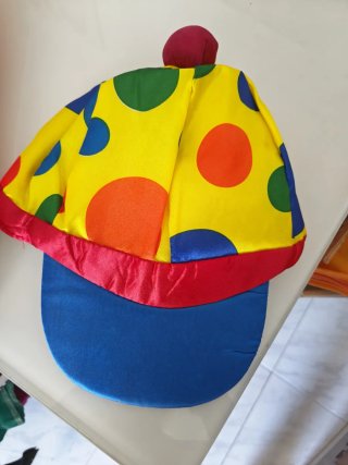 Disfraces d todo un poco A 15 euros cada uno.