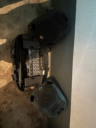 Altavoces PAC con mesa de mezclas