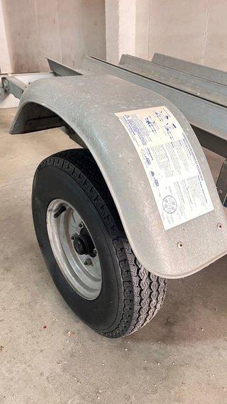 Remolque para 2 motos con papeles.