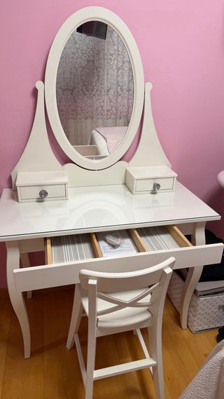 Tocador Blanco Ikea con Espejo Ovalado