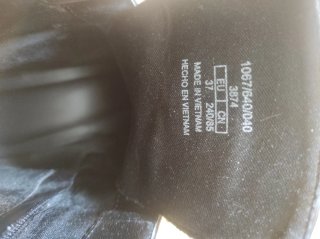 Botas de mujer negras con tachuelas