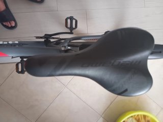 Bicicleta de montaña Btwin gris y roja