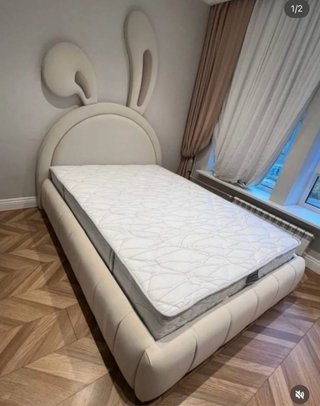 Cabeceros, muebles, puff y canapés