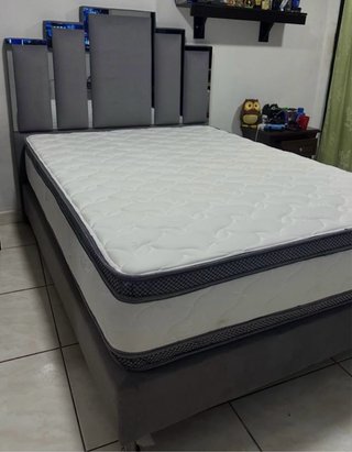 Cabeceros, muebles, puff y canapés