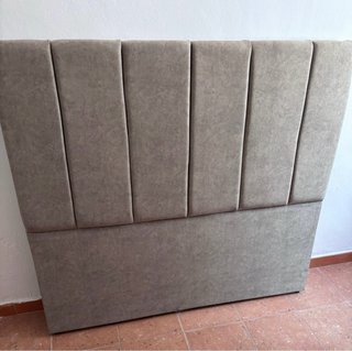 Cabeceros, muebles, puff y canapés