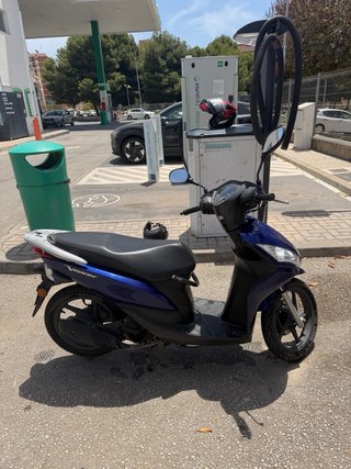 Honda Vision Azul - Moto Scooter Automática