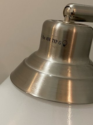 Lámpara de mesa Ikea Kroby plata