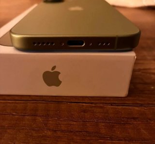 iPhone 17 Oliva 256GB 100% Batería