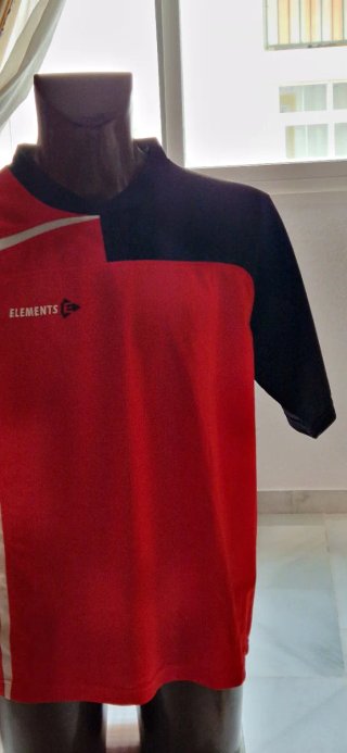 Camiseta Elements Roja y Negra Talla M