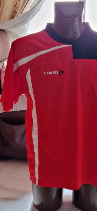 Camiseta Elements Roja y Negra Talla M