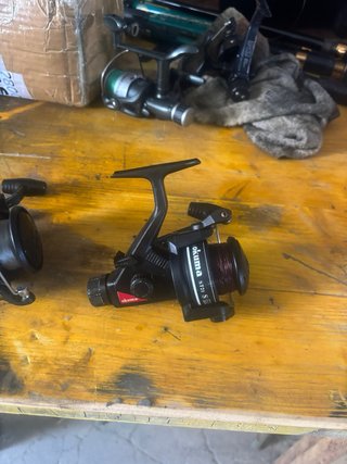 2 carretes de pesca Okuma