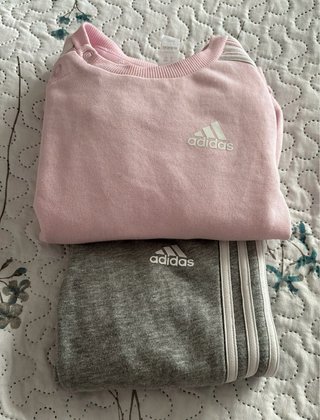 Chándal Adidas bebé rosa y gris