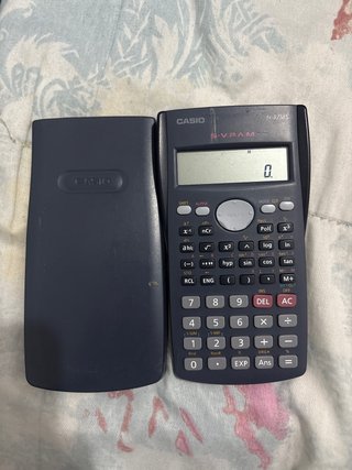 Calculadora Científica Casio FX-82MS