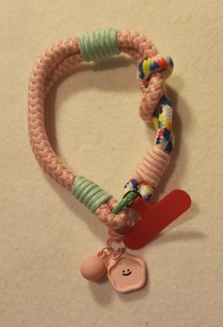 Cordino per cellulare rosa con ciondoli