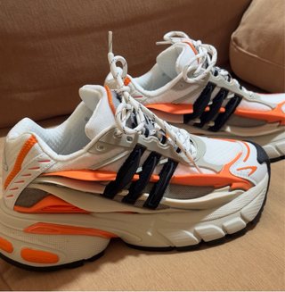 Zapatilla Adidas NMD R1 Naranja Blanco