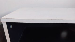 Mesa TV blanca y negra