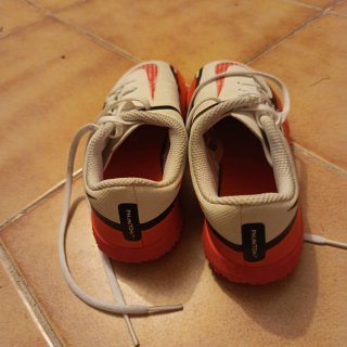 Zapatillas Nike Fútbol Blancas y Rojas 28,5