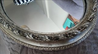 Espejo ovalado con marco decorado artesanía.Nuevo.