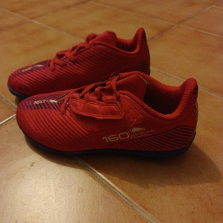 Zapatillas de fútbol rojas 28