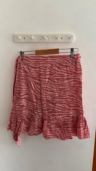 Falda corta estilo pareo animal print