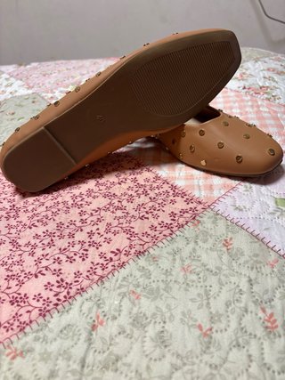 Manoletinas 40 TEX cuero tachuelas doradas. Nuevas