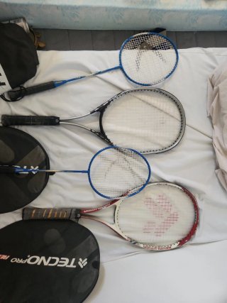 4 raquetas de tenis/bádminton