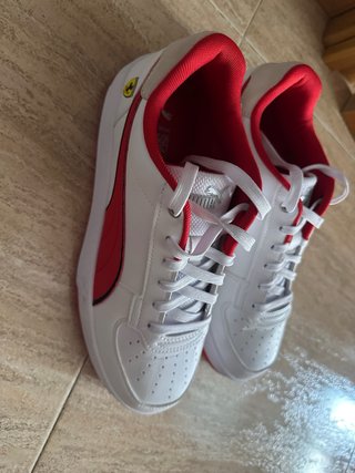 Zapatillas Puma Blancas y Rojas  talla 41 y 42