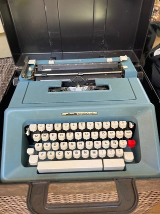 Máquina de escribir Olivetti Studio 46 Vintage