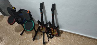 Batería y 2 Guitarras Wii