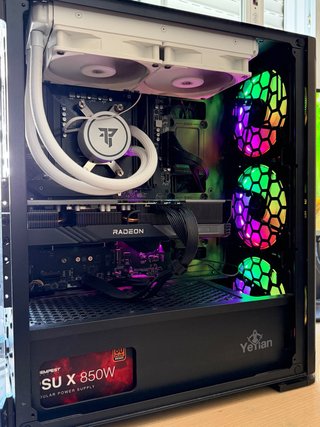PC GAMING Ryzen 7 RX 7600XT 16GB 2TB SSD 32GB RAM