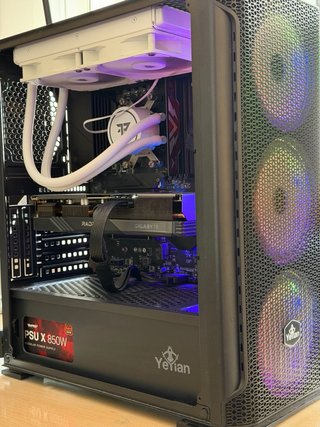 PC GAMING Ryzen 7 RX 7600XT 16GB 2TB SSD 32GB RAM