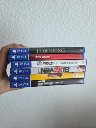 PS4 (PlayStation 4) Negra + 2 Mandos + 6 Juegos
