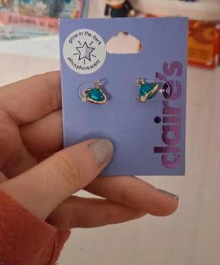 Pendientes Kawaii Planeta Claire's