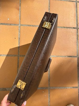 Maletín vintage negro con candado
