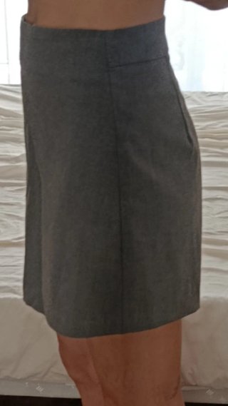 Falda pantalón gris con botones