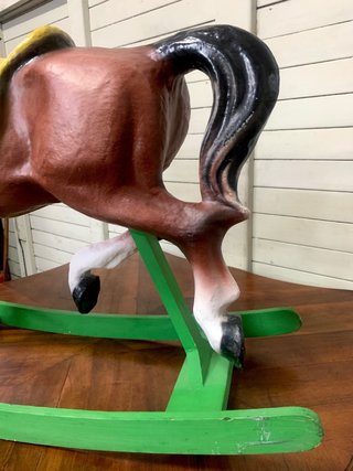 Caballo balancín antiguo