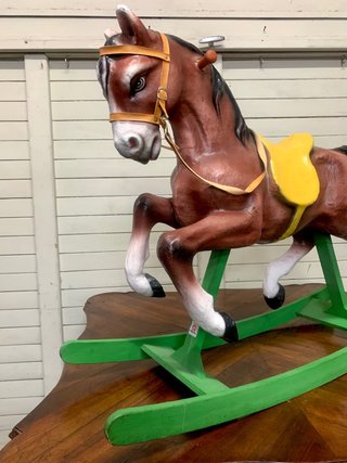 Caballo balancín antiguo