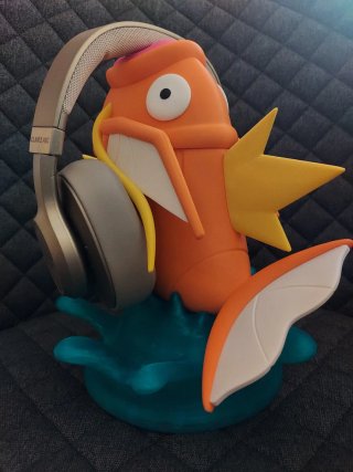 Suporte para Fones Magikarp Laranja Dourado
