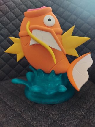 Suporte para Fones Magikarp Laranja Dourado