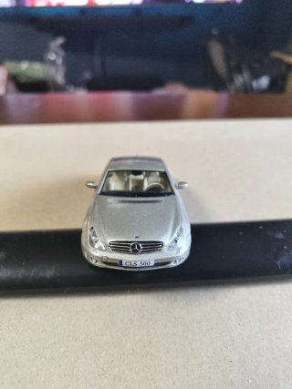 Mercedes CLS 500 escala 1:43