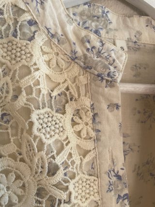 Camisa floral encaje mujer