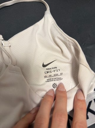 Top deportivo Nike blanco