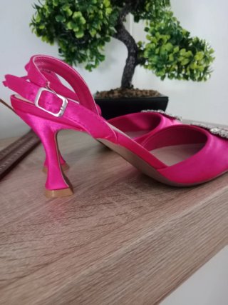 Zapatos tacón MIA fucsia destalonados talla 39