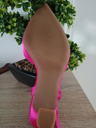 Zapatos tacón MIA fucsia destalonados talla 39
